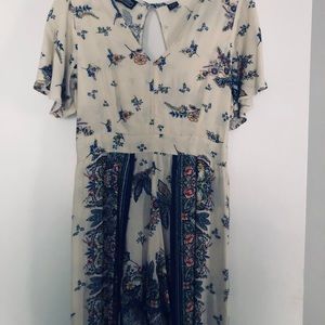 I’m selling a Romper short jumpsuit